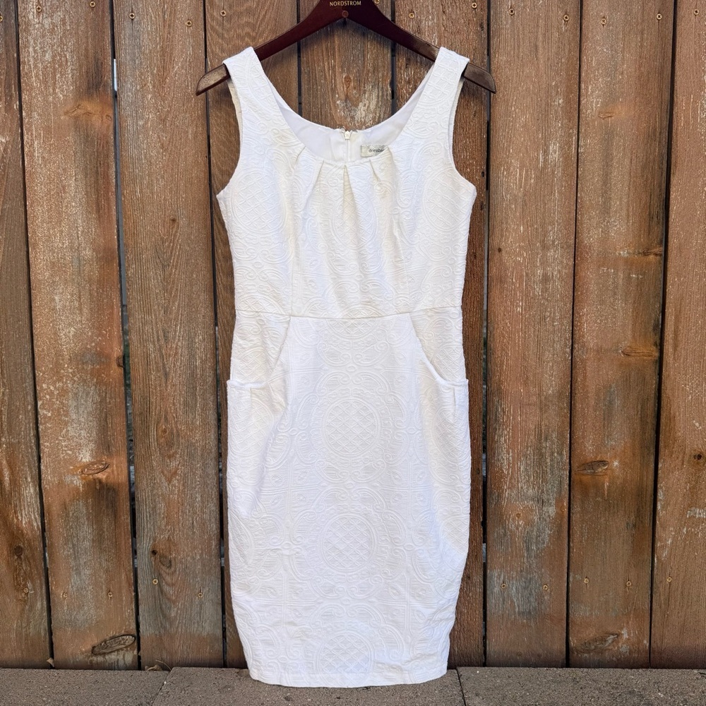 dressbarn Women’s White Textured Dress Embroidered Midi Scoop Neck Size 6